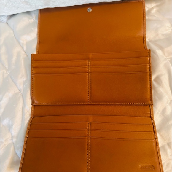 Coach Butter Yellow Wallet EUC - Picture 4 of 6